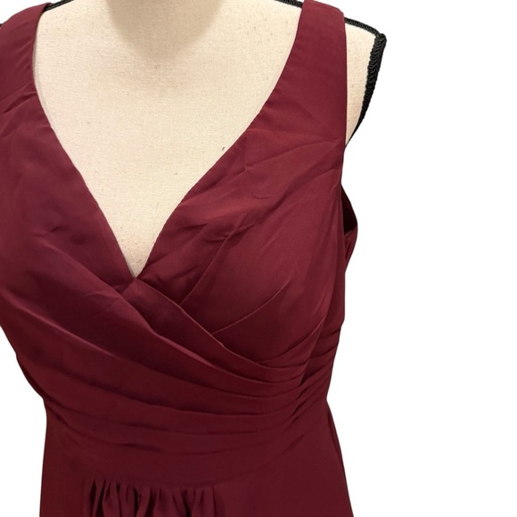Women’s Size 16 Burgundy Sleeveless Ruched Maxi Dress Lace Back Formal Gown - Picture 5 of 16
